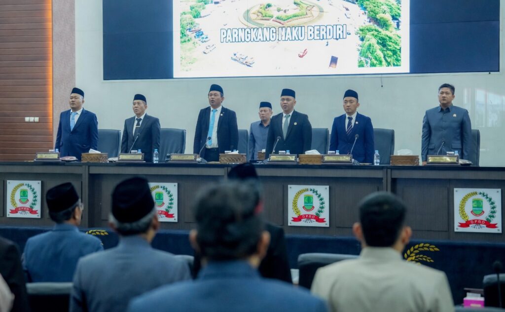 kh-rapat paripurna dprd kab karawang 00.29