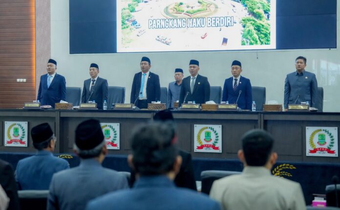 kh-rapat paripurna dprd kab karawang 00.29