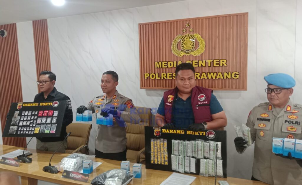 Caption: Kapolres Karawang Beberkan Ancaman Hukuman Berat bagi Pengedar Narkoba dan Obat Keras: Modus 'Tempel' hingga Warung Sembako Jadi Kedok